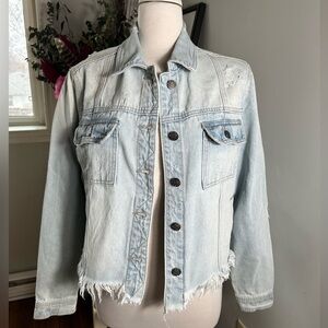 Charlie Paige Distressed Cropped Denim Jacket - Light Wash - Large